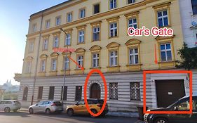 Spacious Flat & Parking Possibility, 3 Stops To Wenceslav Square