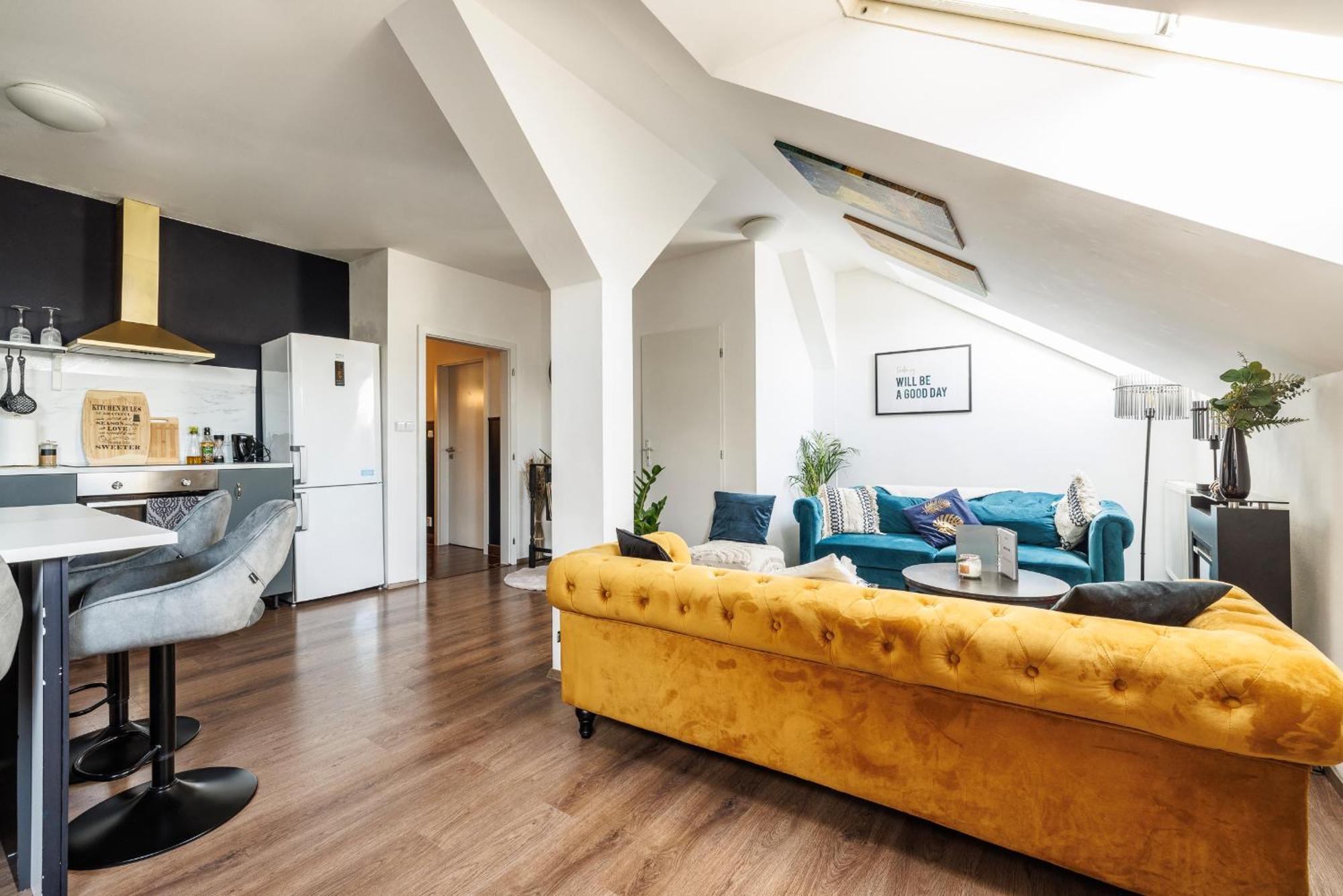 Spacious Flat & Parking Possibility, 3 Stops To Wenceslav Square Prag Exterior foto